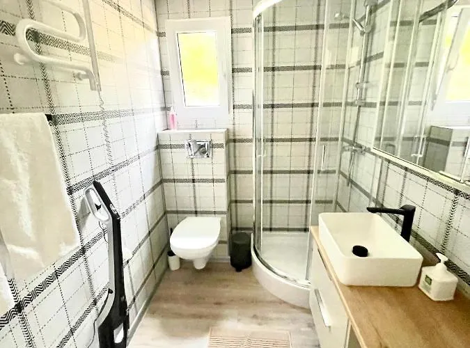 Na Kaszubach - Golubie - Sikorska Dolina I Prázdninový dům